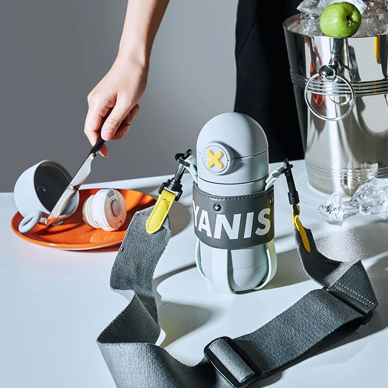 Yanis3梦幻国度学生保温杯316不锈钢带吸管创意斜挎大容量杯子