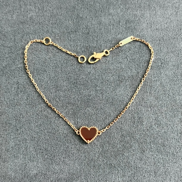 18k金红玛瑙爱心手链女款时尚手链/奢丽人珠宝