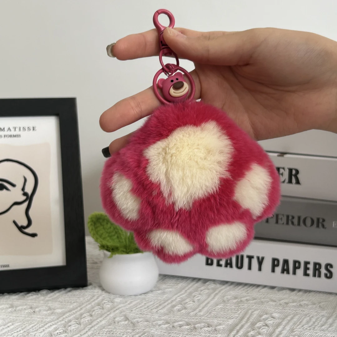 草莓熊爪子书包挂件包包挂饰汽车钥匙扣挂件獭兔毛可爱毛绒礼物
