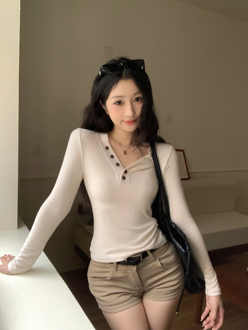 【甜辣风】正肩V领半开领长袖秋季性感显身材显瘦内搭打底衫罩衫女L