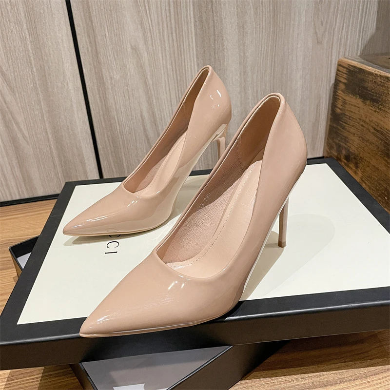 裸色高跟鞋女2024新款气质名媛小众设计感漆皮细跟尖头浅口高跟鞋