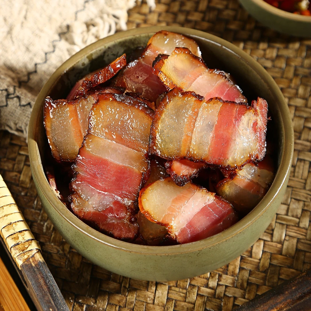 贵州雷山王头虎猪五花腊肉黔东南雷公山黑毛土猪传统烟熏自制