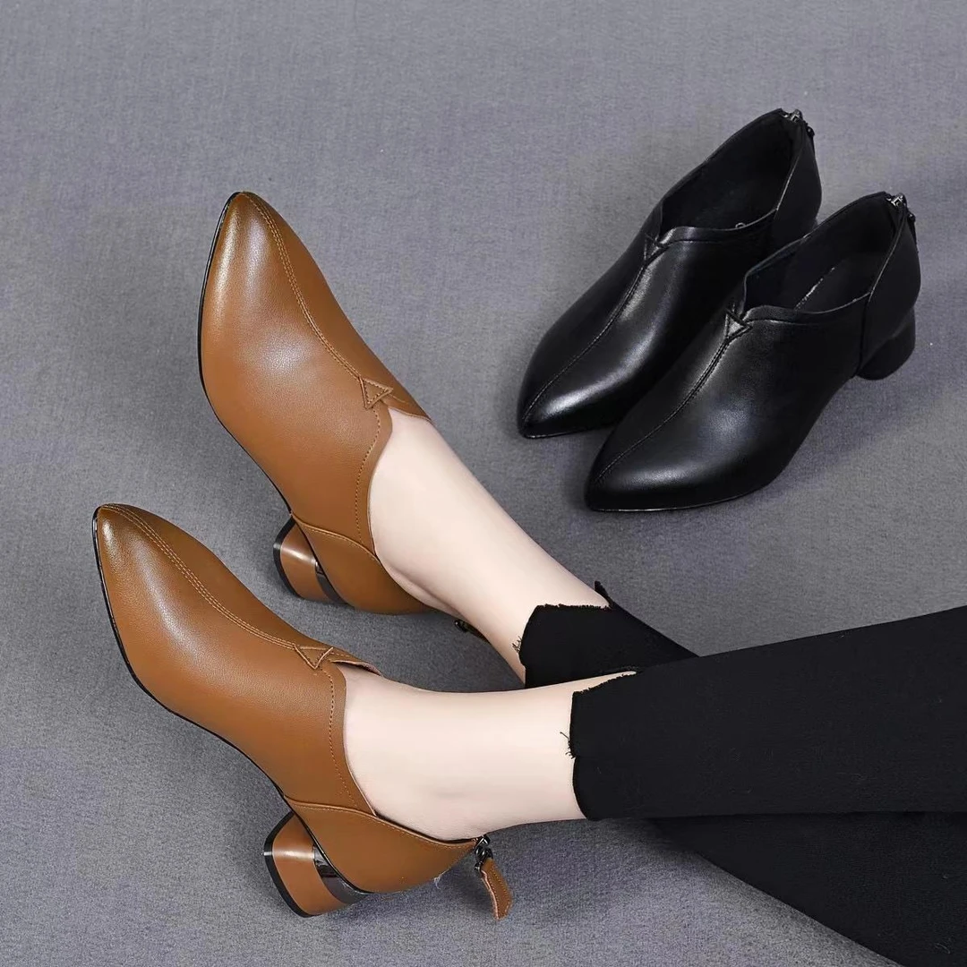 新款真皮女鞋尖头粗跟百搭深口单鞋春秋软底妈妈鞋秋冬中跟跟鞋