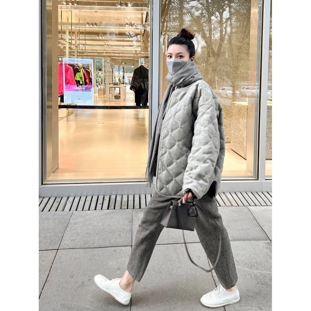 2024年秋季上新设计师款灰色菱格宽松外套时尚潮流秋冬休闲百搭