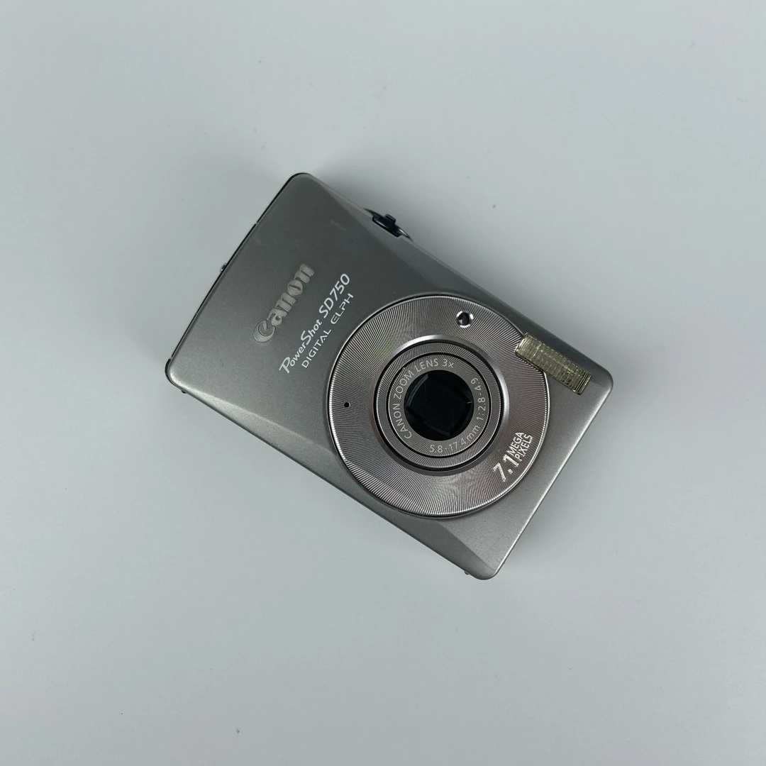 99新 Canon/佳能 SD750 710W像素3倍光学变焦复古银CCD相机(微瑕)