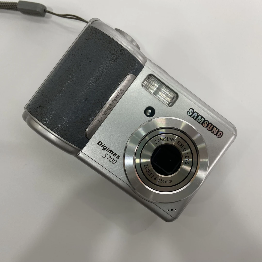 95新 Samsung/三星 S700 720万像素3倍光学变焦复古银ccd