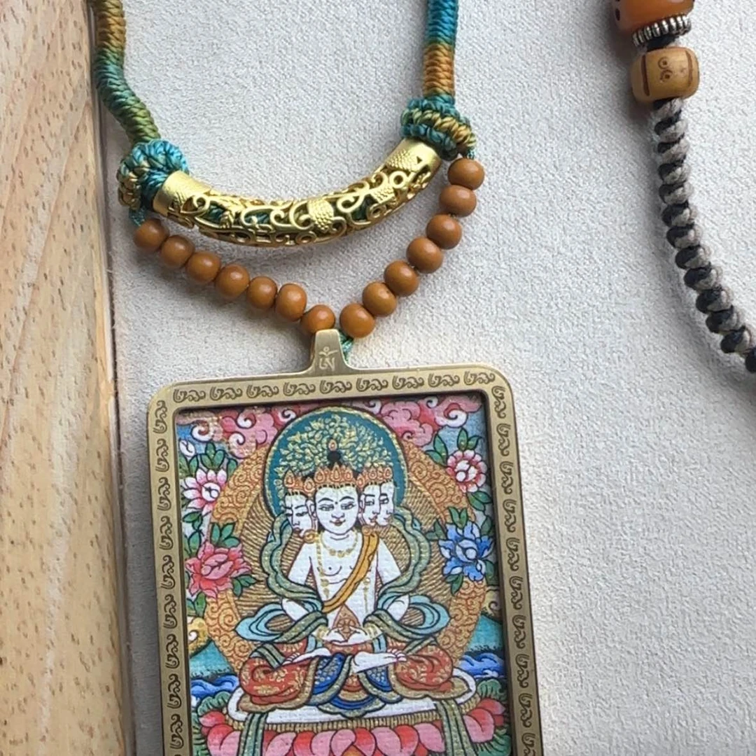 【闪购商品】唐卡大日金壳大卡 绿色绳子