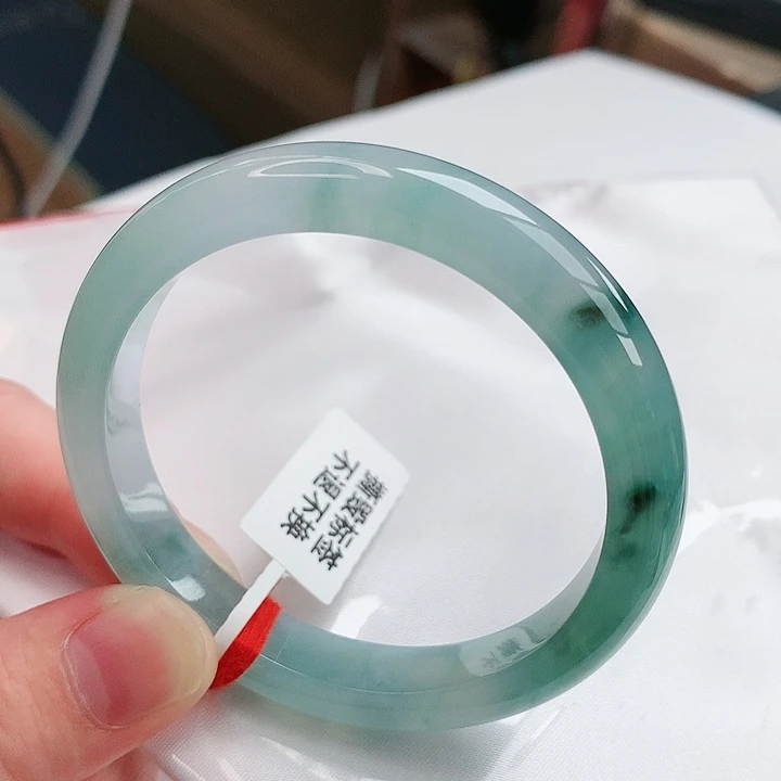 翡翠手镯未镶嵌天然翡翠A货