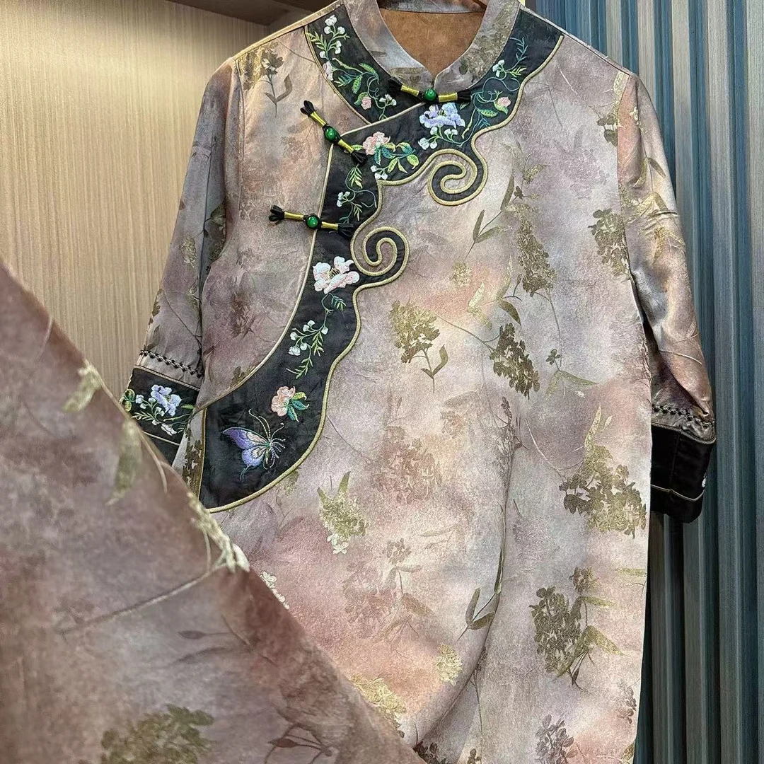 杜若-新款新中式复古斜门襟重工刺绣时尚气质显瘦连衣裙