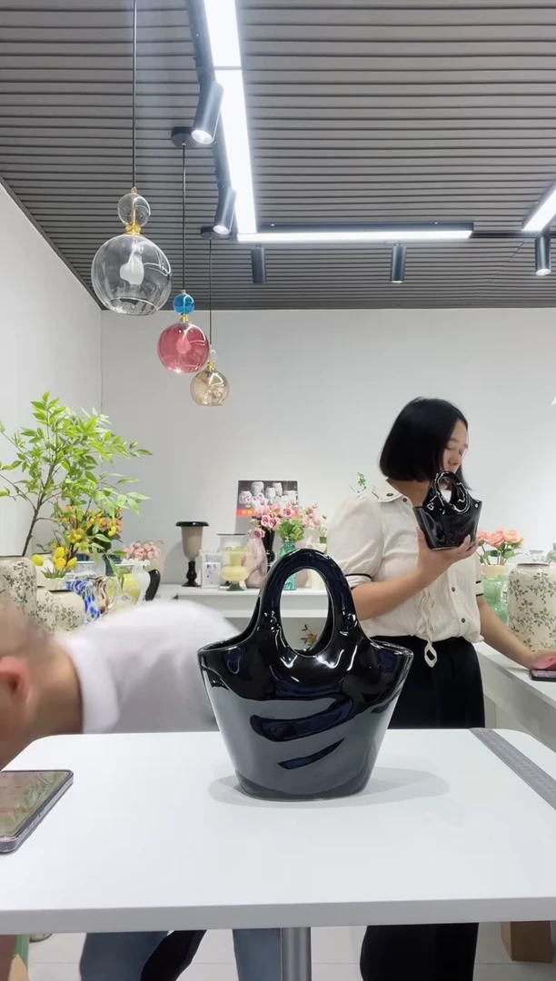 【闪购商品】微瑕黑色大包