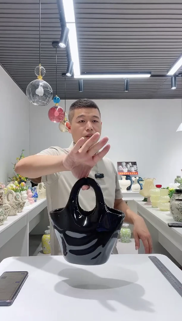【闪购商品】微瑕黑色大包
