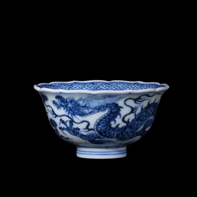 春风祥玉青花釉里红元龙葵口杯
