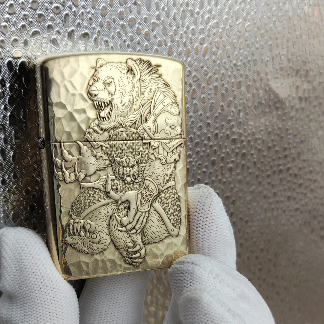 佐罗【食铁兽】902s/3D立体浮雕防风盔甲打火机简约款礼物手把件玩