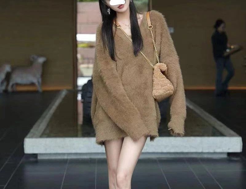 慵懒风软糯水貂绒v领套头毛衣女秋冬宽松外穿中长款超好看针织衫