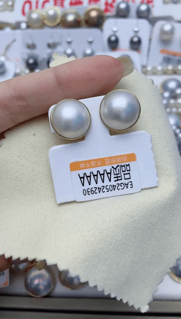 【闪购商品】拼合珍珠（马贝珠）耳饰18K金镶嵌W96