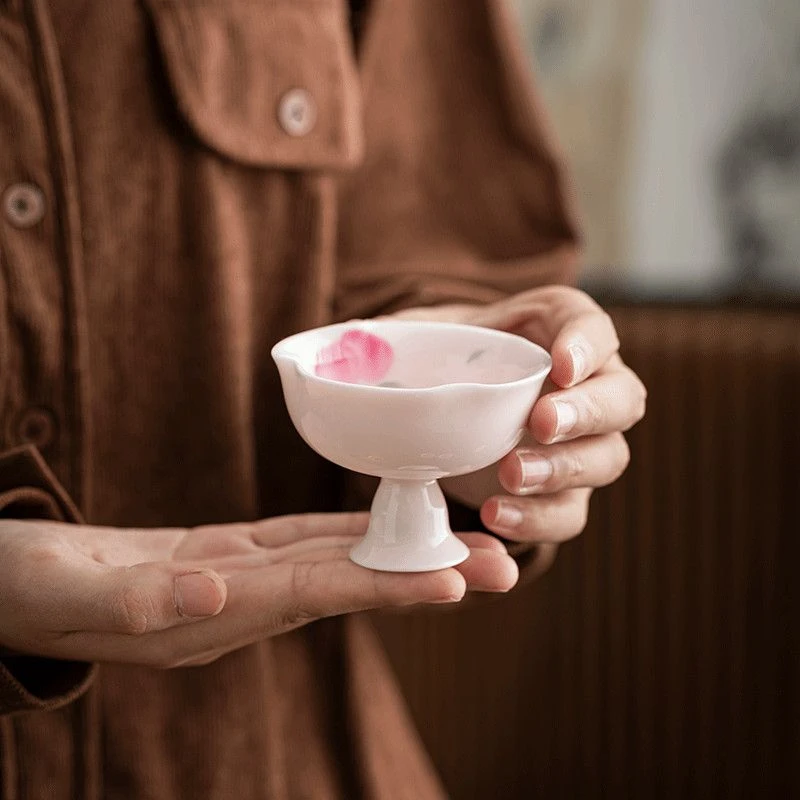 粉色高足花瓣口桃子主人杯茶杯