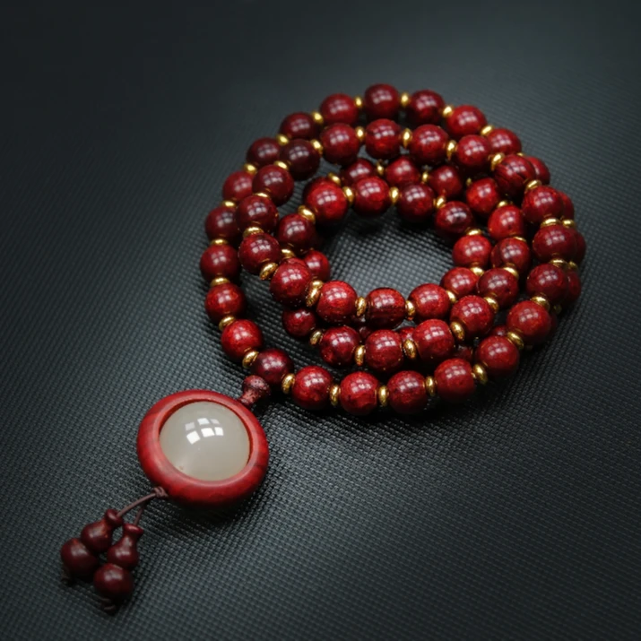 64 颗红料脖挂+隔片【1457】