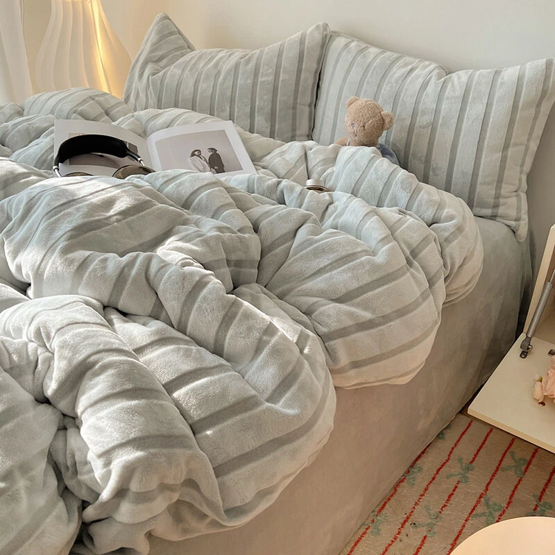 秋冬季舒适保暖加厚雕花绒牛奶绒四件套简约灰床单被套三件套宿舍