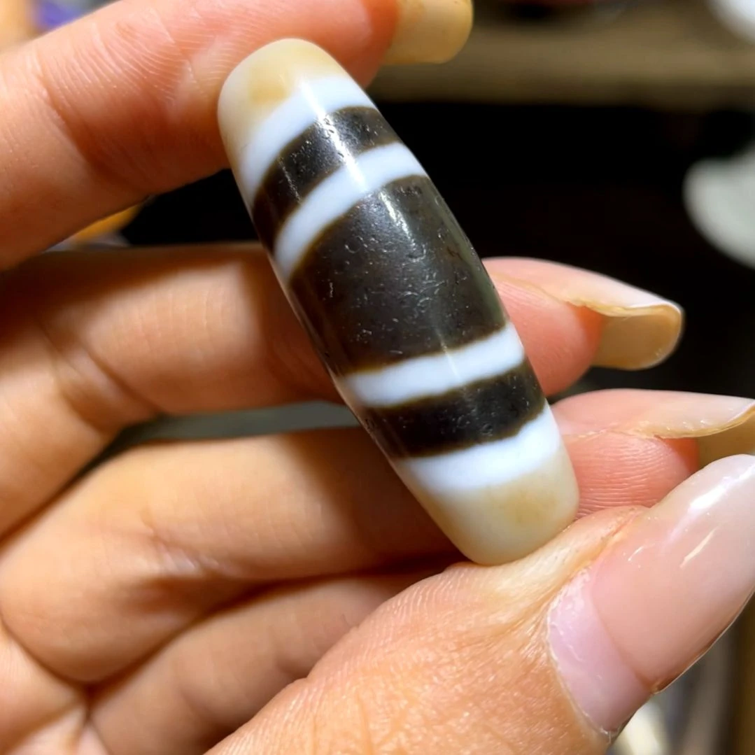 玛瑙/玉髓颈饰未镶嵌海**鲸