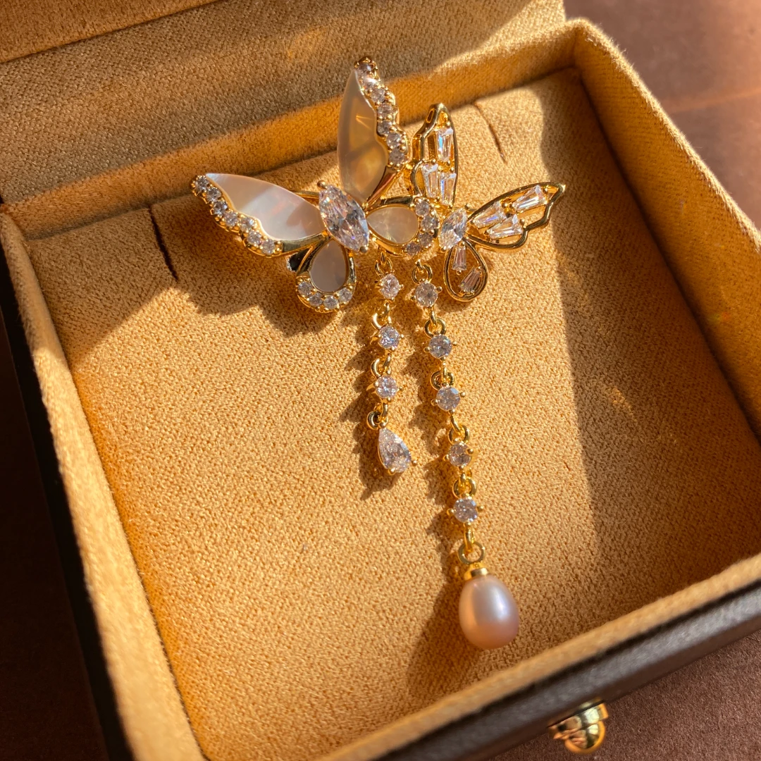 铜合金贝壳胸针 奢梵 贝壳系列196 双头蝴蝶流苏 胸针  饰品