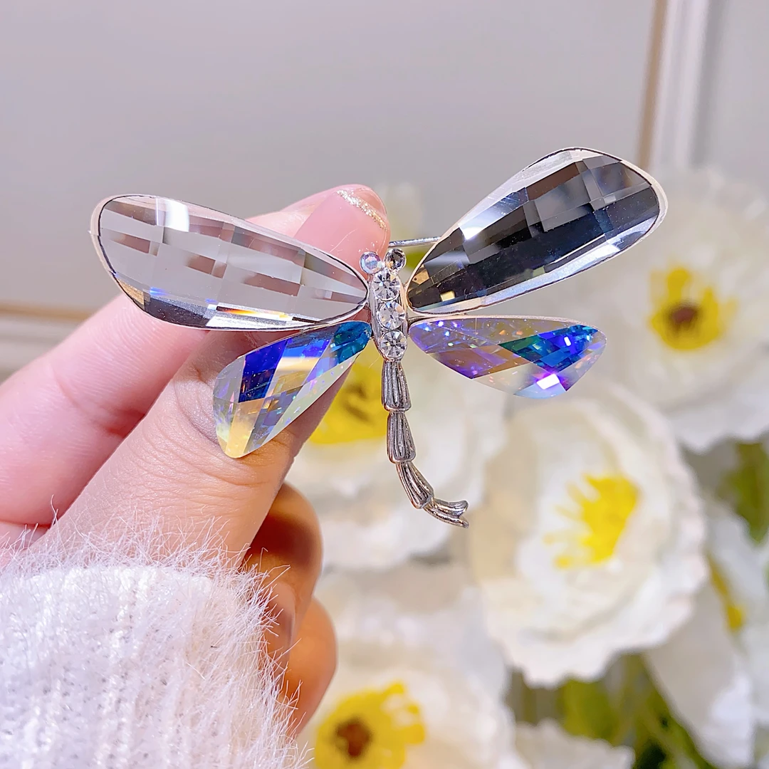 铜合金胸针 8002白色异形水晶蜻蜓 轻奢扶摇直上胸针