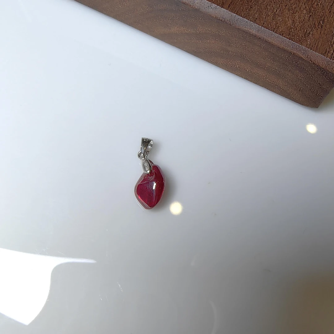 含辰砂工艺品石榴籽 朱砂原矿吊坠