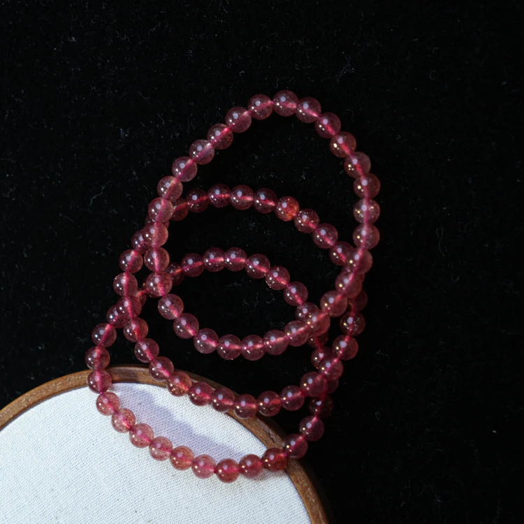 26号-2【鸿运贝来】天然鸽血红草莓晶手串 卡6mm（多样性发1条）