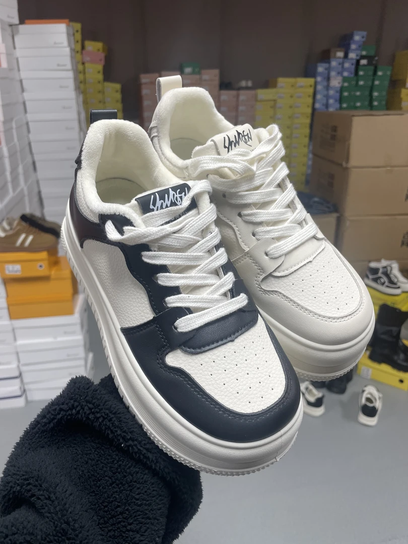 Z1621-2-小白鞋女2023新款爆款秋季厚底运动休闲板鞋百搭小众ins