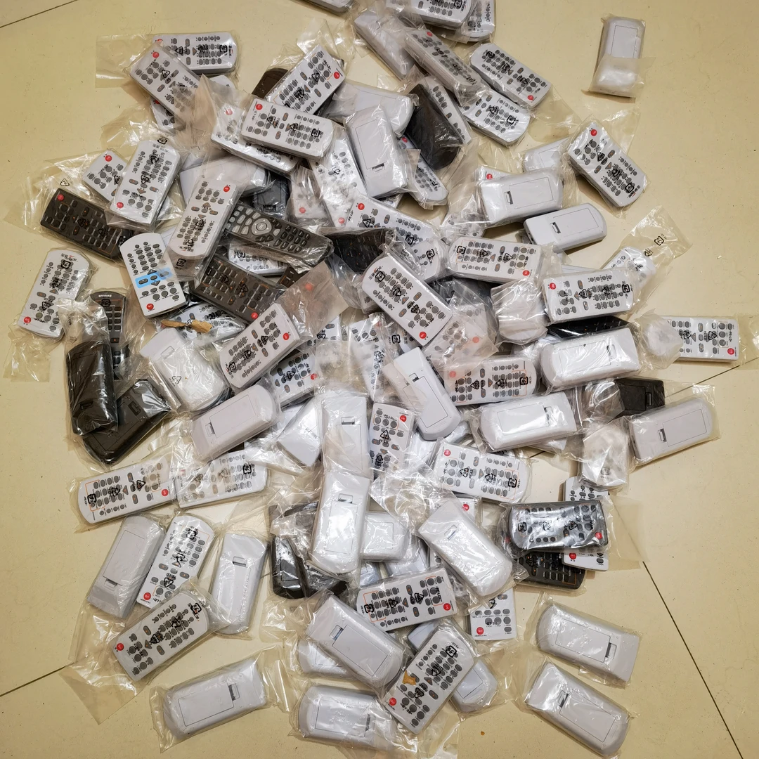 投影仪摇控器,40个100元。不支持7天无理邮。