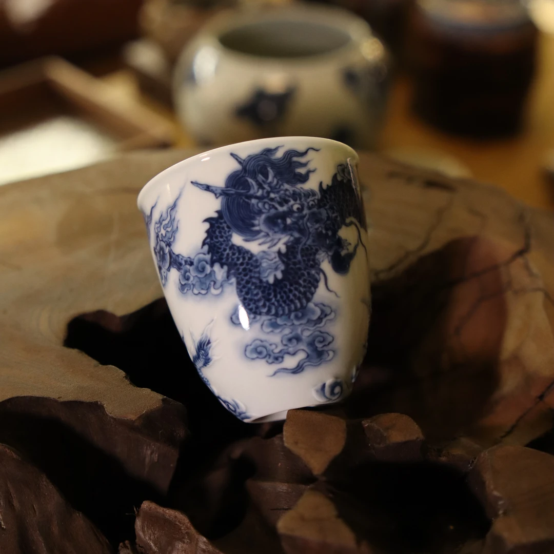 钟家窑柴窑青花苍龙教子主人杯手绘