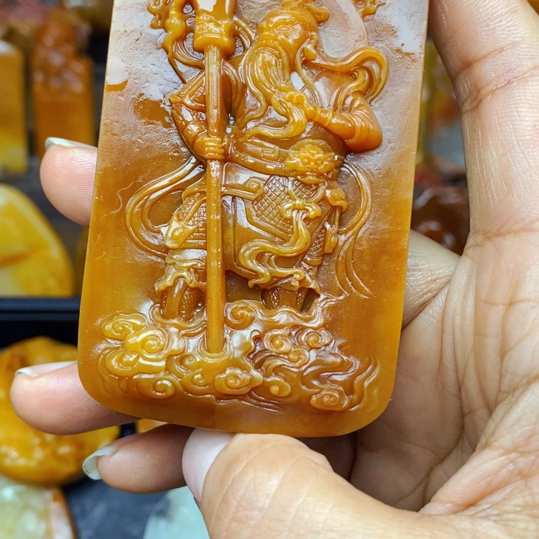 石英质玉（黄龙玉）颈饰未镶嵌