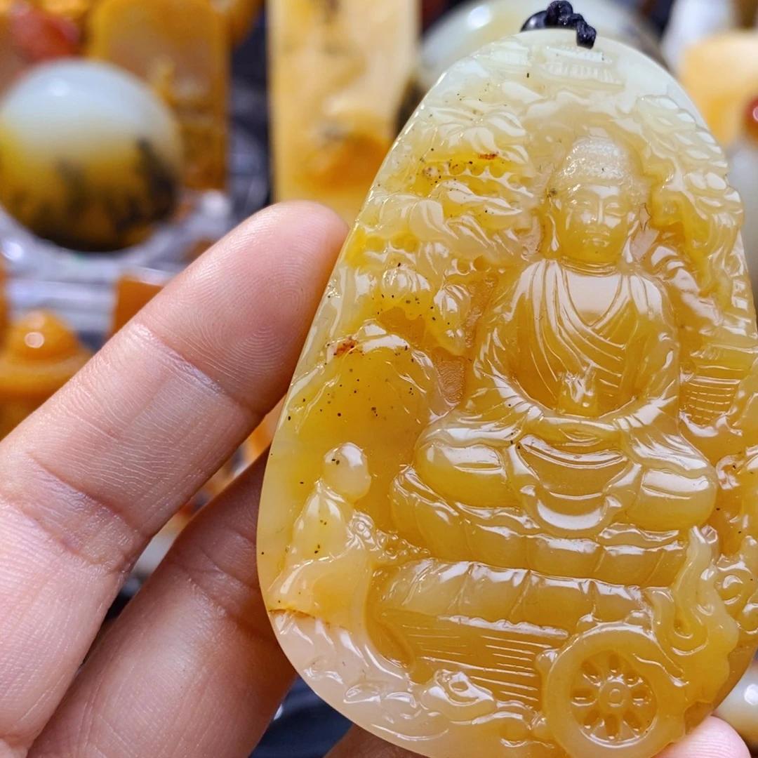 石英质玉（黄龙玉）颈饰未镶嵌