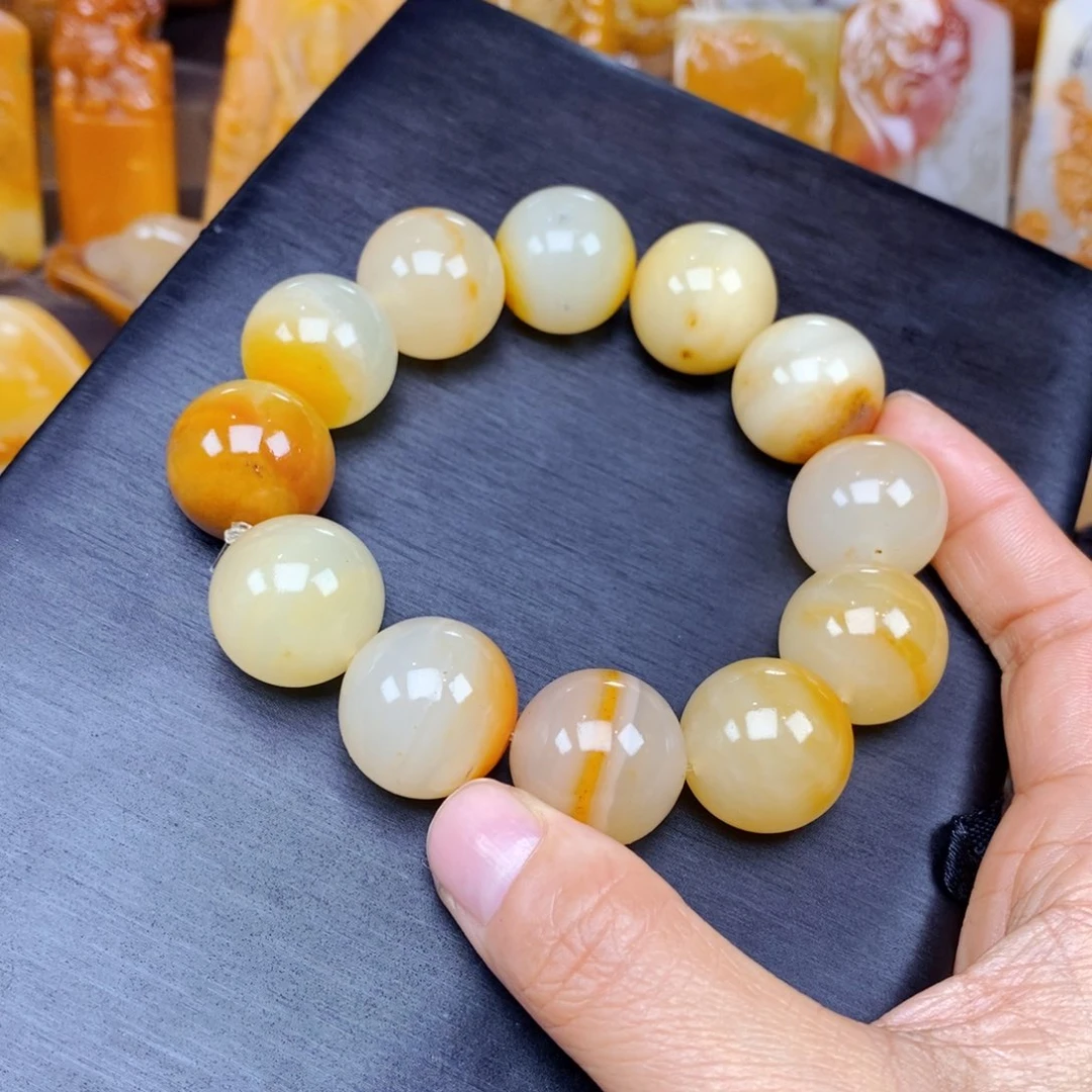 石英质玉(黄龙玉)颈饰未镶嵌