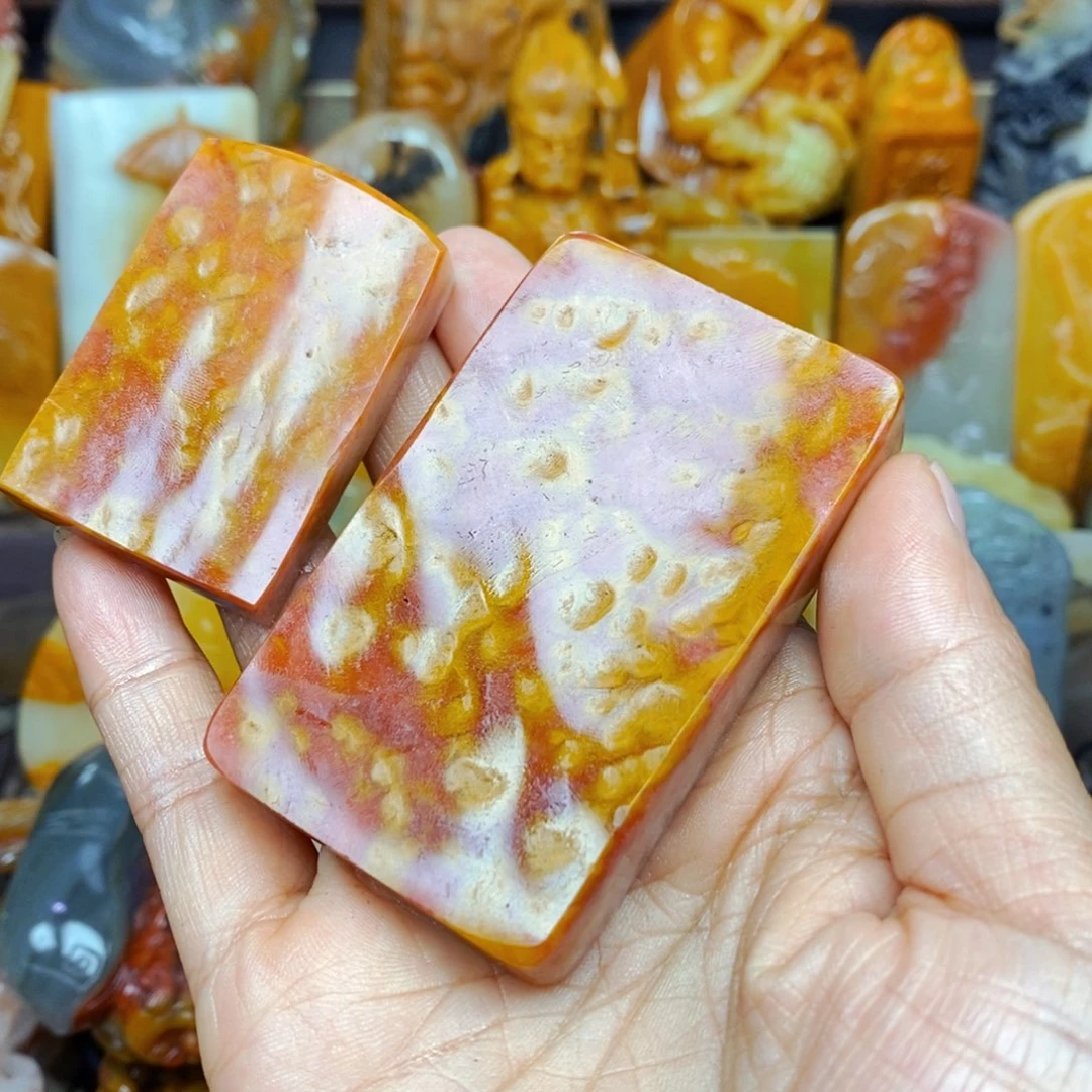 石英质玉（黄龙玉）颈饰未镶嵌