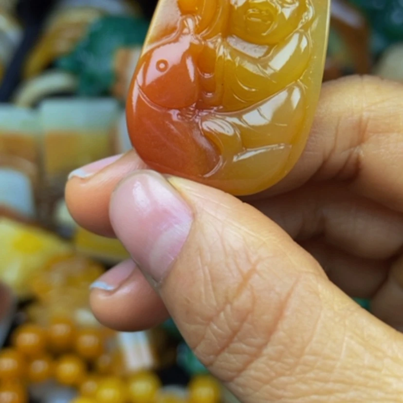 【闪购商品】石英质玉（黄龙玉）颈饰未镶嵌