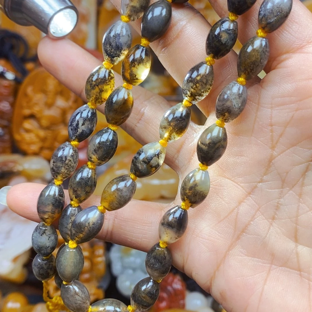 石英质玉（黄龙玉）颈饰未镶嵌