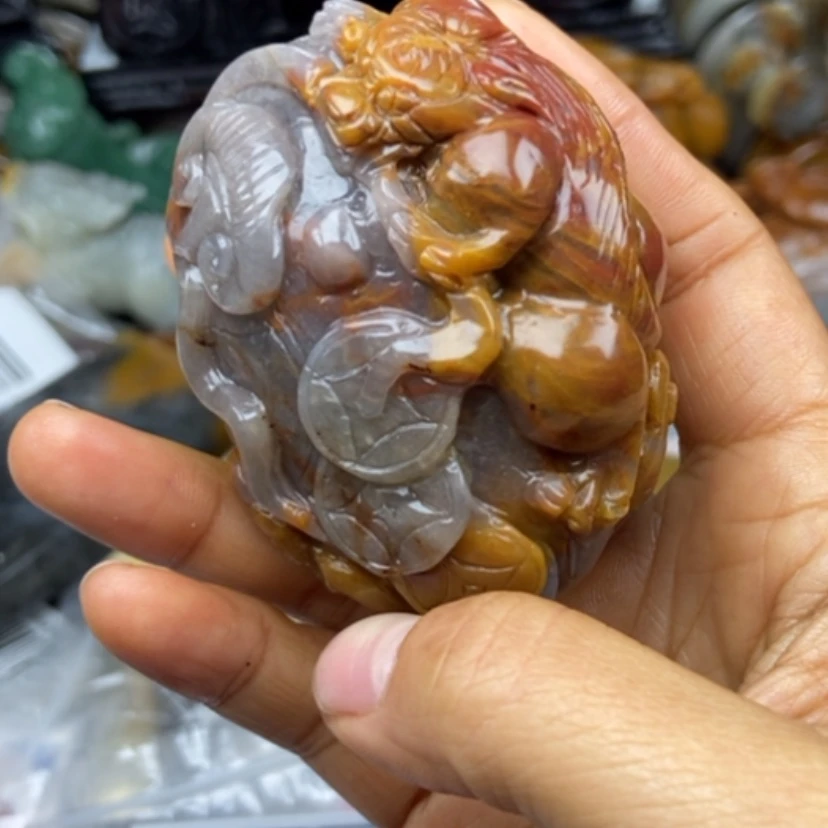 【闪购商品】石英质玉(黄龙玉)颈饰未镶嵌