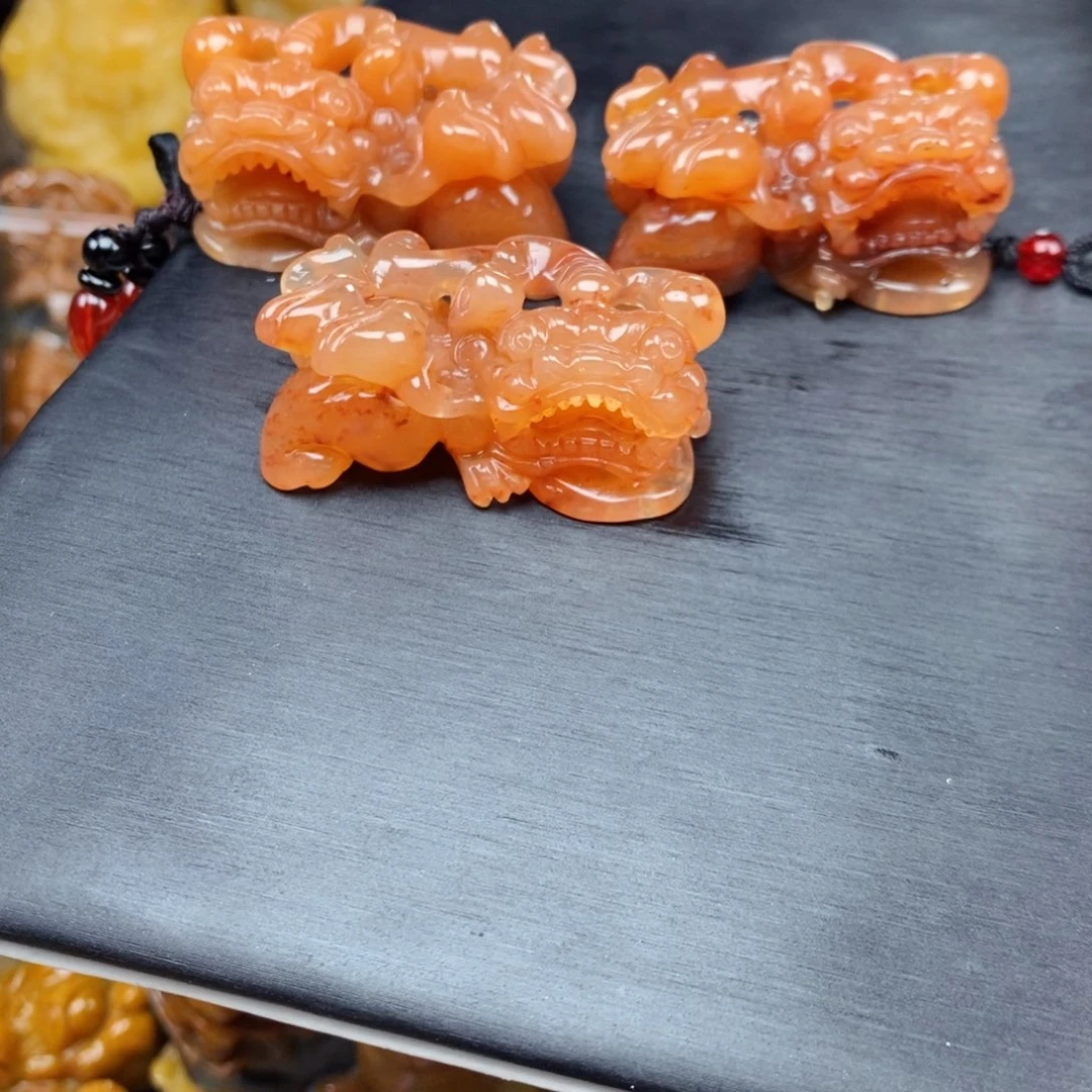 【闪购商品】石英质玉(黄龙玉)颈饰未镶嵌