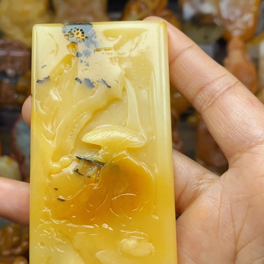 【闪购商品】石英质玉（黄龙玉）颈饰未镶嵌