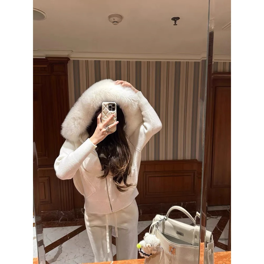 白色外套女2024新款连帽短款百搭秋冬针织开衫小个子狐狸毛领