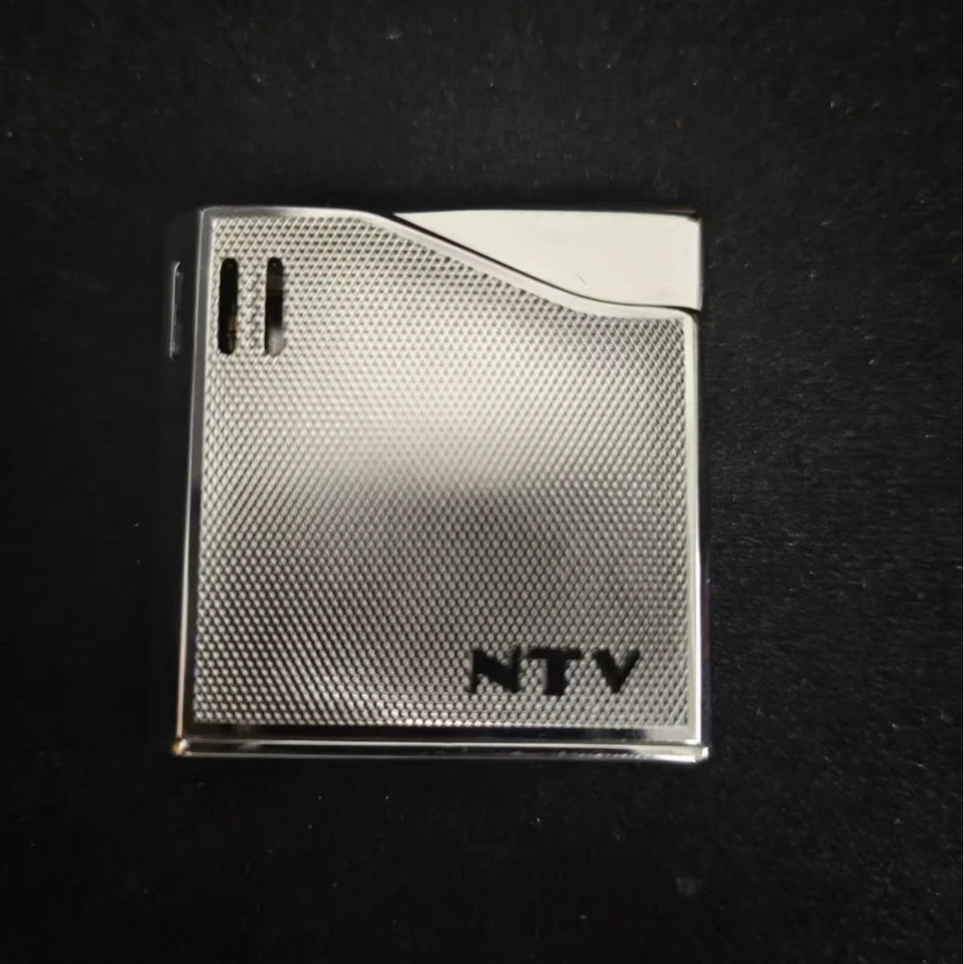 丸万电锤银麦穗纹气体打火机