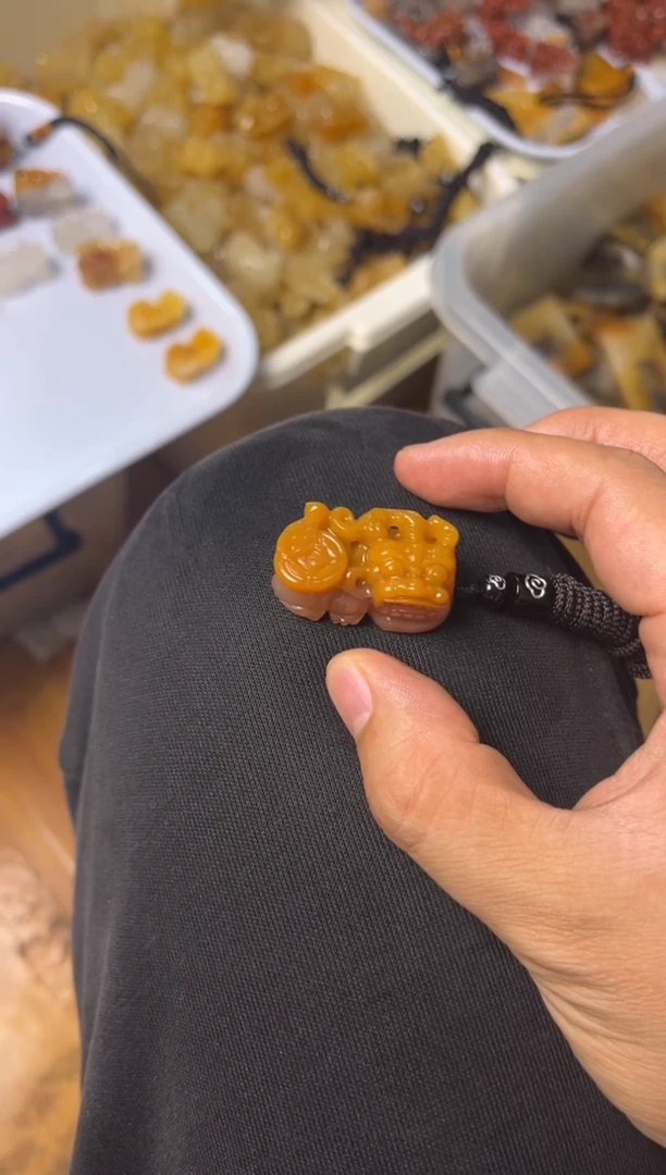【闪购商品】石英质玉(黄龙玉)吊坠(赠链)未镶嵌清货福利