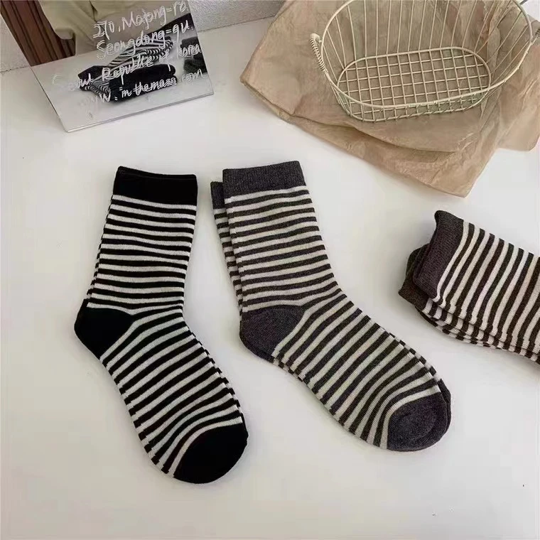 【有编码拍这里】秋冬运动条纹中筒袜ins