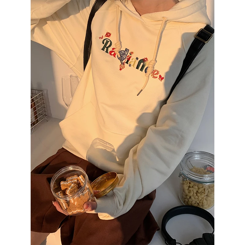 YH连帽设计过年刺绣卫衣