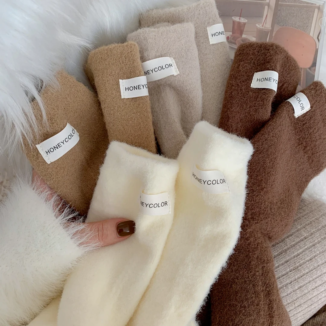 袜子女中筒袜秋冬加绒加厚保暖月子袜冬天居家澳绒布标咖色睡眠袜