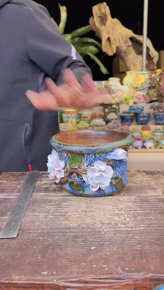 【闪购商品】爆裂纹捏花直筒盆1个颜色不指定