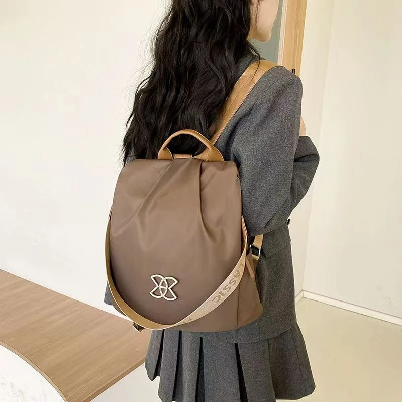 022 高品质双肩包（长32cm*宽17cm*高31cm）