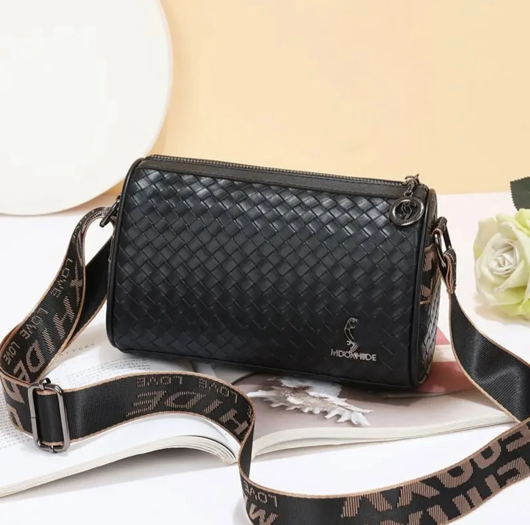 093 黑色 高品质单肩斜挎包枕头包（长22cm*宽12cm*高15cm）