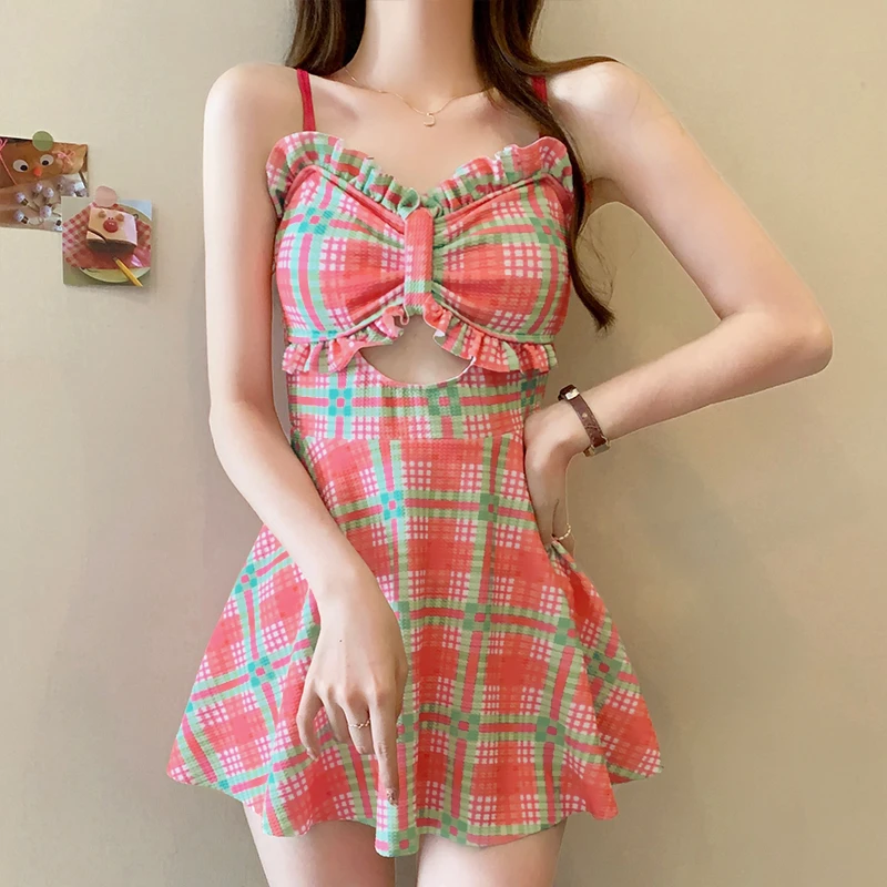 古力娜扎同款网红款遮肉显瘦保守粉色格子长袖防晒镂空度假游泳衣