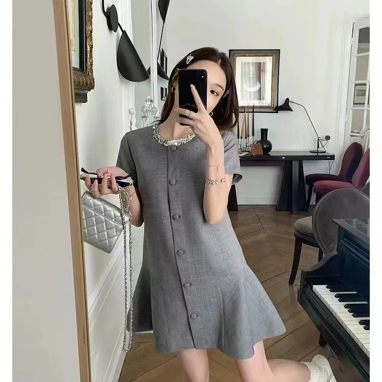 奥运灰色亮片领口高级感气质小香风连衣裙女短款夏季新款A字裙子